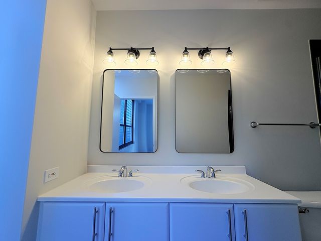 130 S Canal Street 9M, Chicago, IL 60606