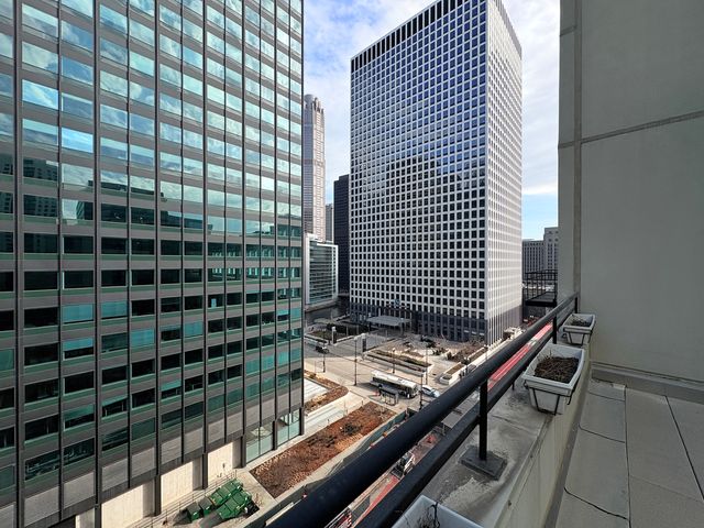 130 S Canal Street 9M, Chicago, IL 60606