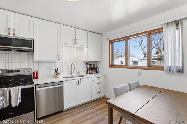 37256 Gilchrist Street, Westland, MI 48186