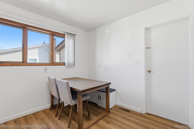 37256 Gilchrist Street, Westland, MI 48186