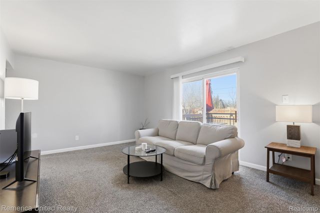 37256 Gilchrist Street, Westland, MI 48186