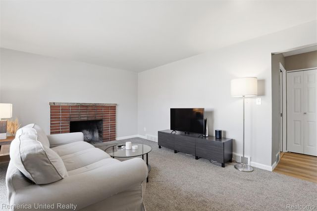 37256 Gilchrist Street, Westland, MI 48186