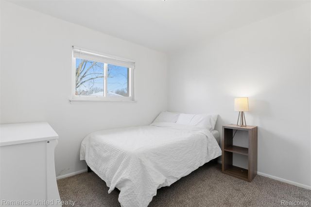 37256 Gilchrist Street, Westland, MI 48186