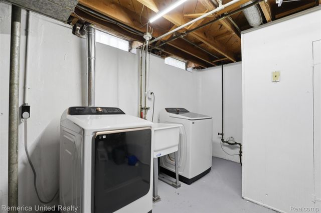 37256 Gilchrist Street, Westland, MI 48186