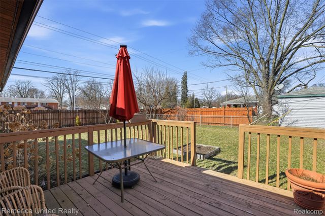 37256 Gilchrist Street, Westland, MI 48186