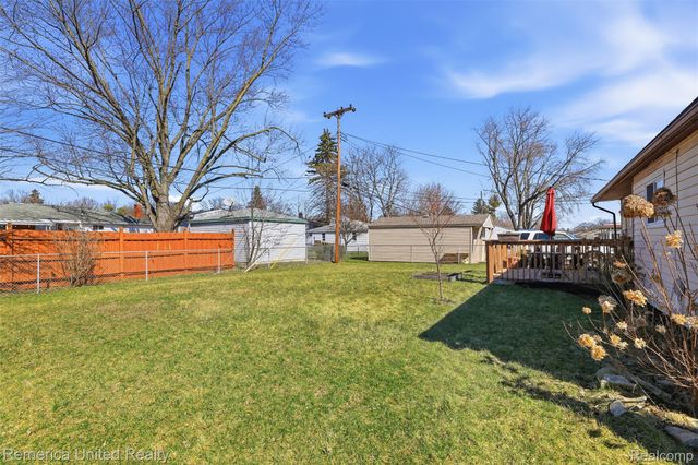 37256 Gilchrist Street, Westland, MI 48186