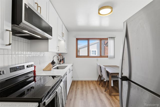 37256 Gilchrist Street, Westland, MI 48186