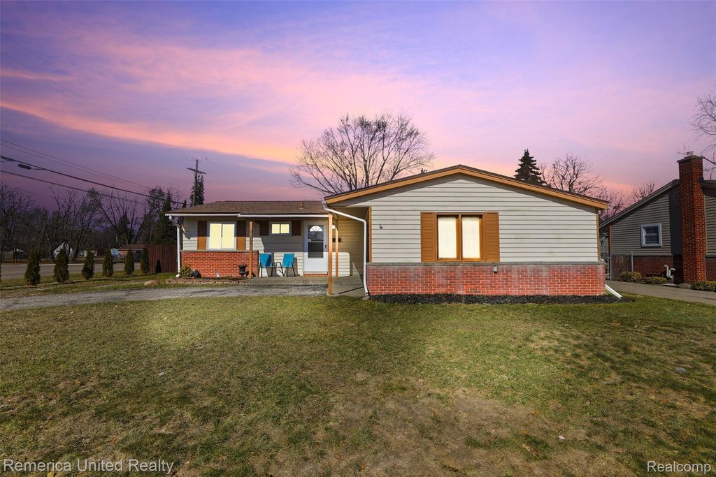 37256 Gilchrist Street, Westland, MI 48186