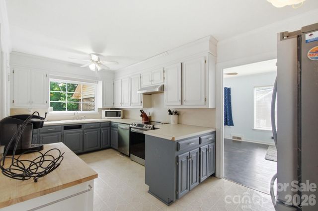 1616 Statesville Boulevard, Salisbury, NC 28144