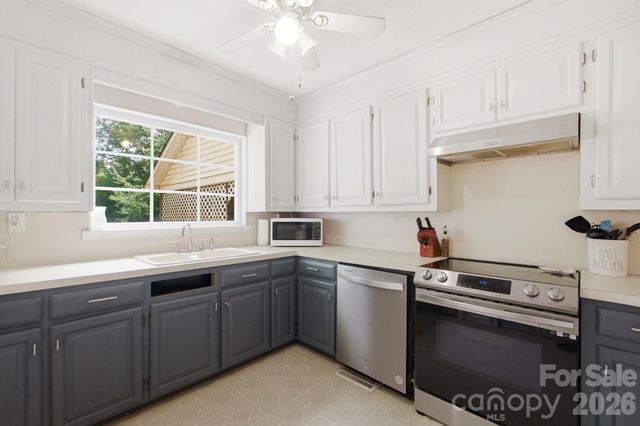 1616 Statesville Boulevard, Salisbury, NC 28144