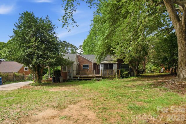 1616 Statesville Boulevard, Salisbury, NC 28144