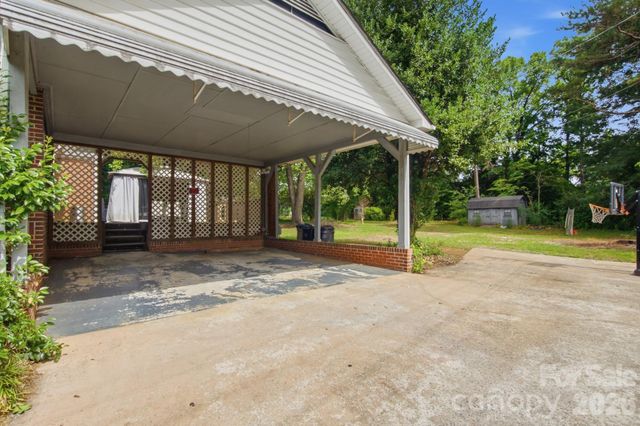 1616 Statesville Boulevard, Salisbury, NC 28144