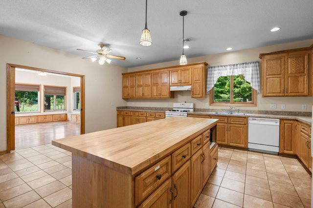 33480 Hemingway Avenue, Stacy, MN 55079