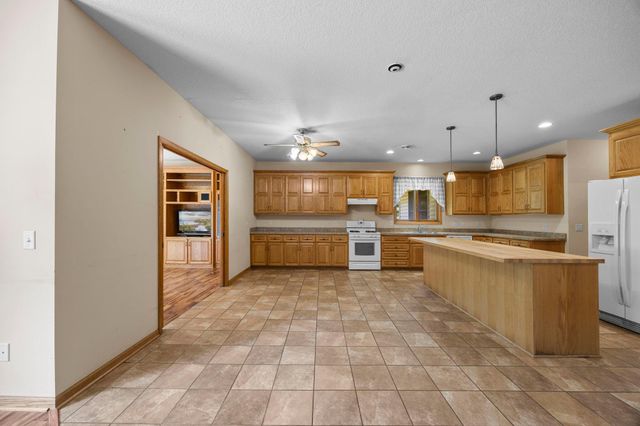 33480 Hemingway Avenue, Stacy, MN 55079