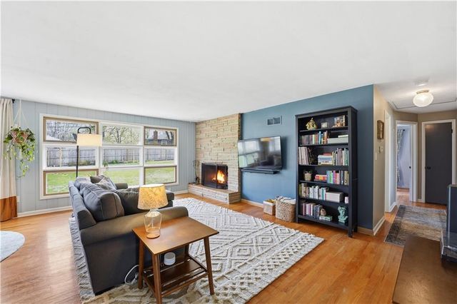 8221 Lamar Avenue, Prairie Village, KS 66208