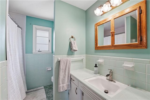 8221 Lamar Avenue, Prairie Village, KS 66208