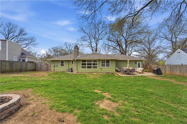 8221 Lamar Avenue, Prairie Village, KS 66208
