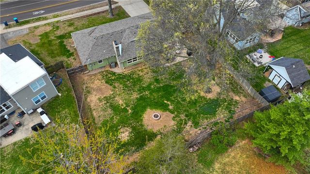 8221 Lamar Avenue, Prairie Village, KS 66208