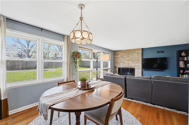 8221 Lamar Avenue, Prairie Village, KS 66208