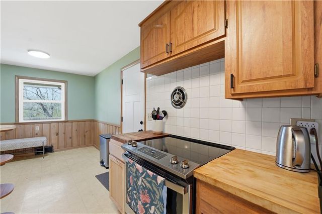 8221 Lamar Avenue, Prairie Village, KS 66208