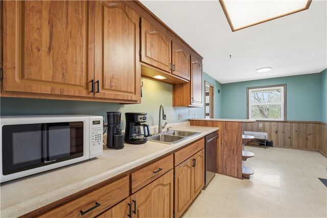 8221 Lamar Avenue, Prairie Village, KS 66208