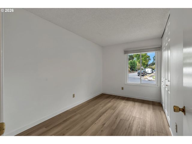 17905 Nw ARCADIA St, Portland, OR 97229