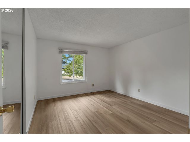 17905 Nw ARCADIA St, Portland, OR 97229