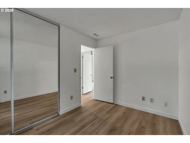 17905 Nw ARCADIA St, Portland, OR 97229