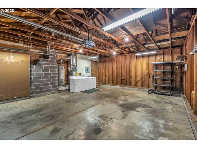 17905 Nw ARCADIA St, Portland, OR 97229