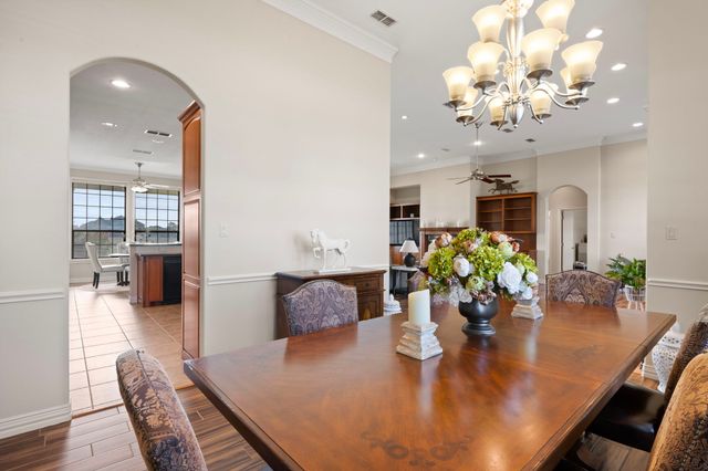 1009 Summerlin Drive, Granbury, TX 76048