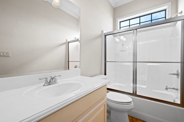 1009 Summerlin Drive, Granbury, TX 76048