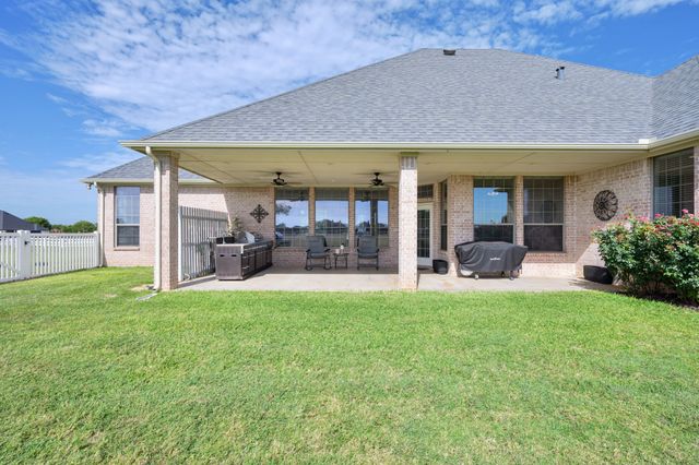 1009 Summerlin Drive, Granbury, TX 76048