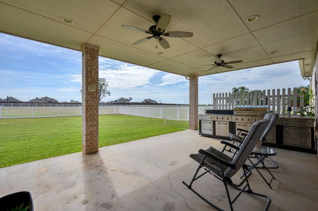 1009 Summerlin Drive, Granbury, TX 76048