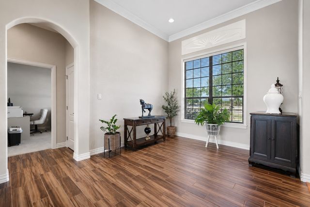 1009 Summerlin Drive, Granbury, TX 76048
