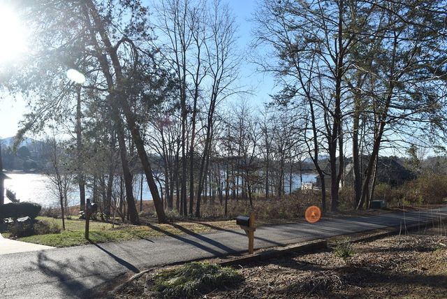 549 Sneaking Creek Drive, Hayesville, NC 28904