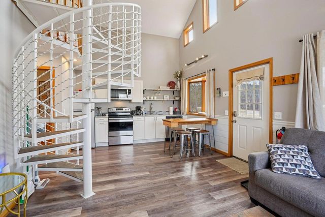 W9350 County Road V, Poynette, WI 53955