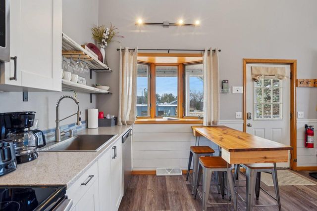 W9350 County Road V, Poynette, WI 53955