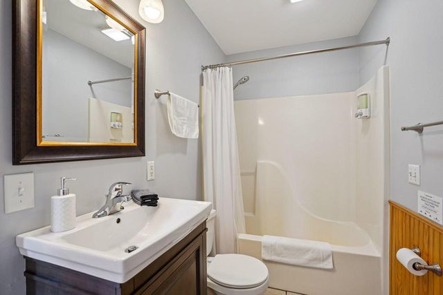 W9350 County Road V, Poynette, WI 53955