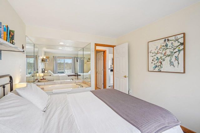 W9350 County Road V, Poynette, WI 53955