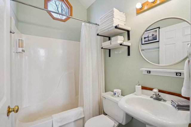 W9350 County Road V, Poynette, WI 53955