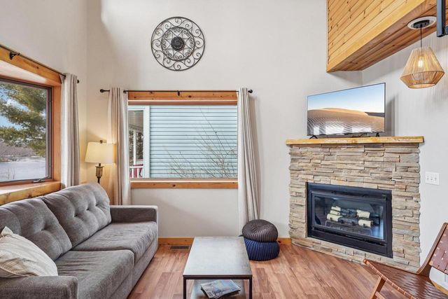 W9350 County Road V, Poynette, WI 53955