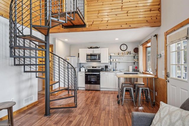 W9350 County Road V, Poynette, WI 53955