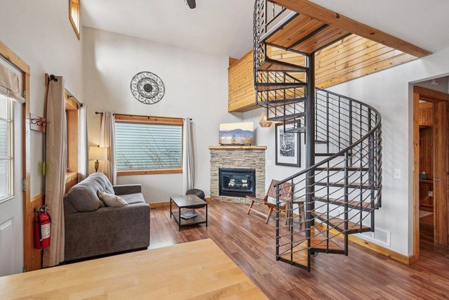 W9350 County Road V, Poynette, WI 53955