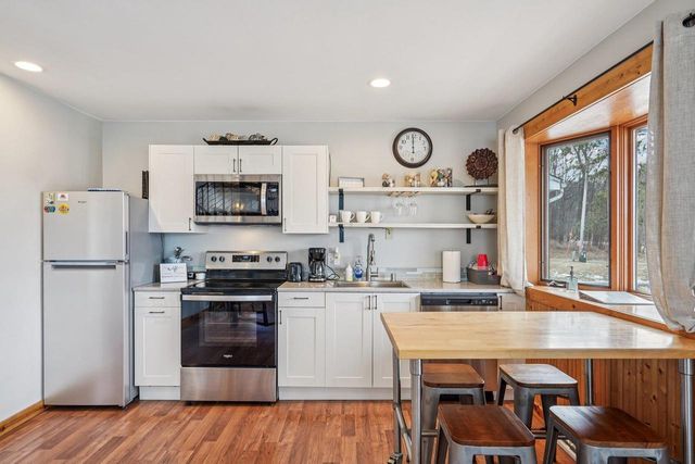 W9350 County Road V, Poynette, WI 53955