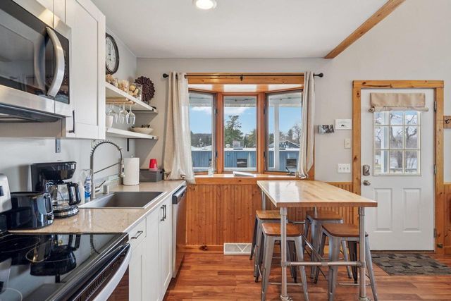 W9350 County Road V, Poynette, WI 53955