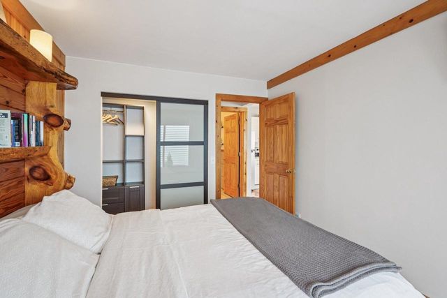 W9350 County Road V, Poynette, WI 53955