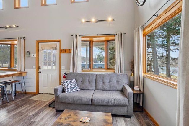 W9350 County Road V, Poynette, WI 53955