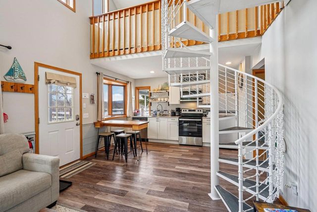 W9350 County Road V, Poynette, WI 53955