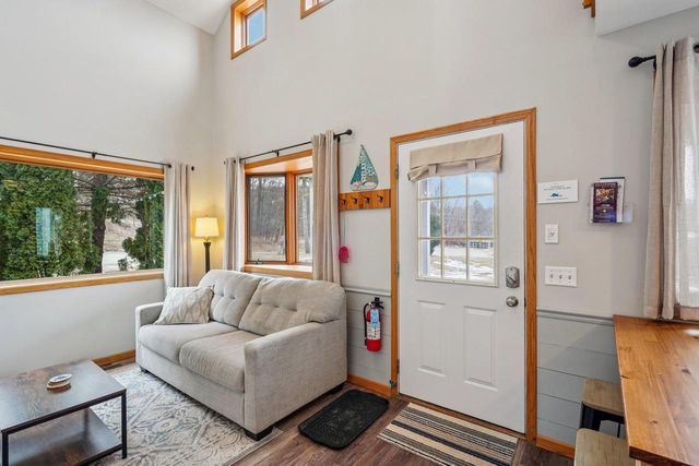 W9350 County Road V, Poynette, WI 53955