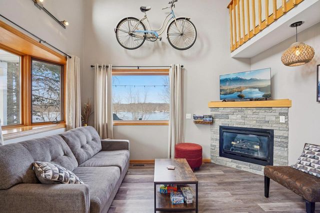 W9350 County Road V, Poynette, WI 53955